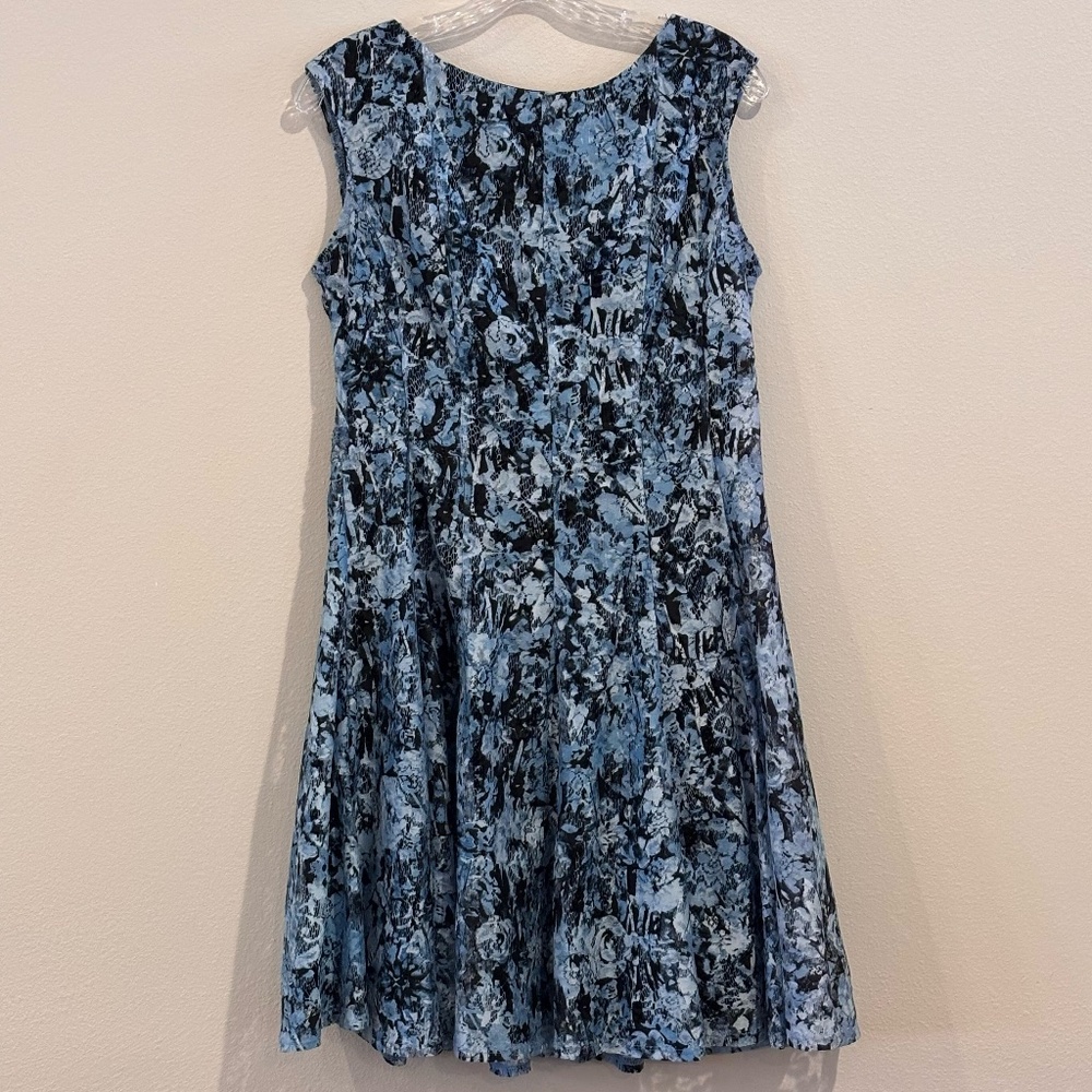 Roz & Ali Women's Sleeveless SZ 10 Blue Black White Pattern Lace Overlay Dress